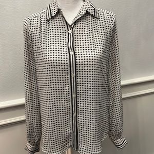 Women's Black & White Blouse , Max Studio Size Small ( Bin 1)
